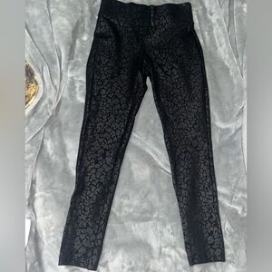 Black leopard print LOFT leggings #leopardprint #leggings #loftoutlet